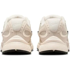 Nike - Women's V5 RNR - Sneaker