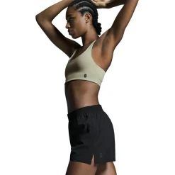On - Women's Focus Shorts - Shorts